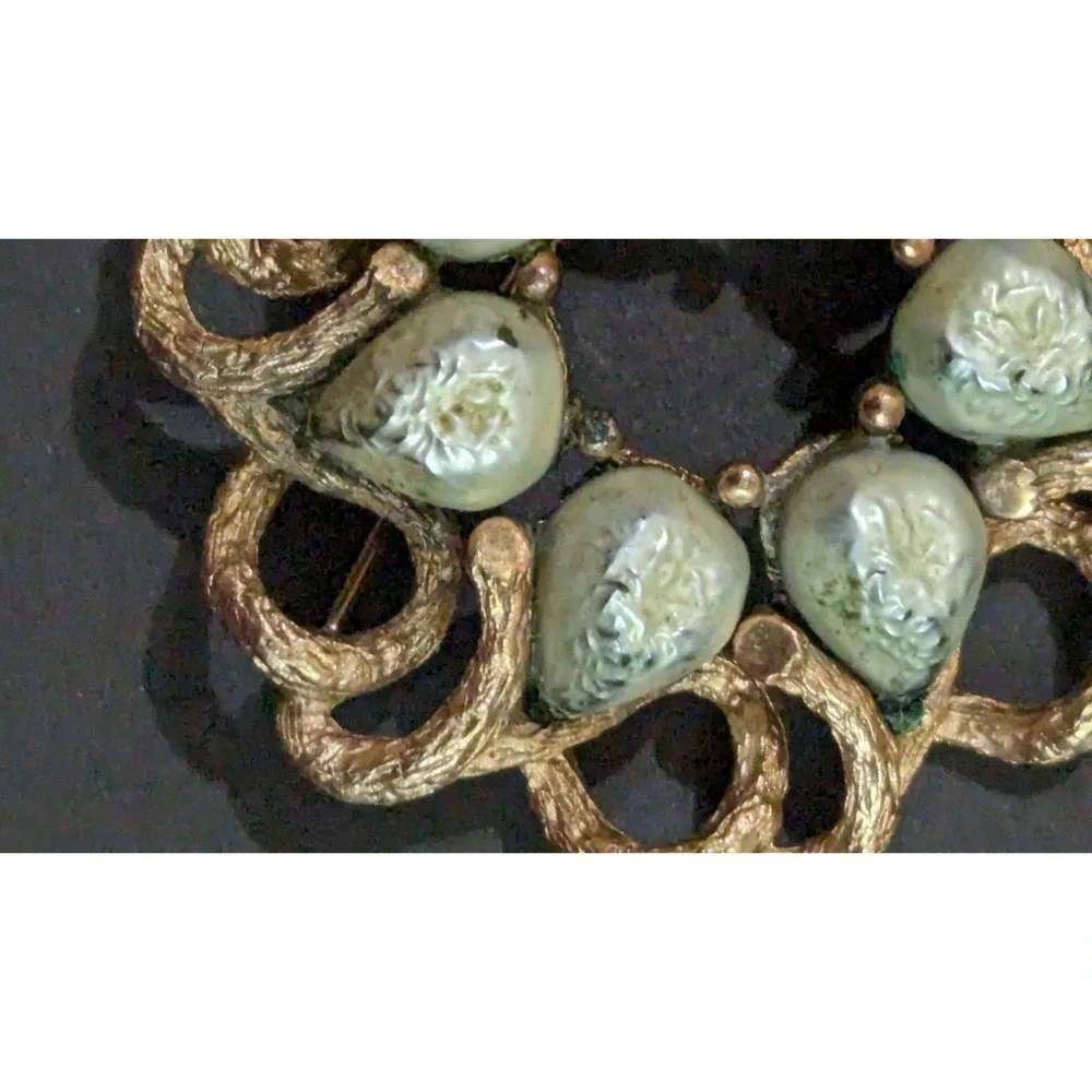 Kramer of New York Vintage Gold Tone Baroque Faux Pearl Wreath Brooch Pin Signed